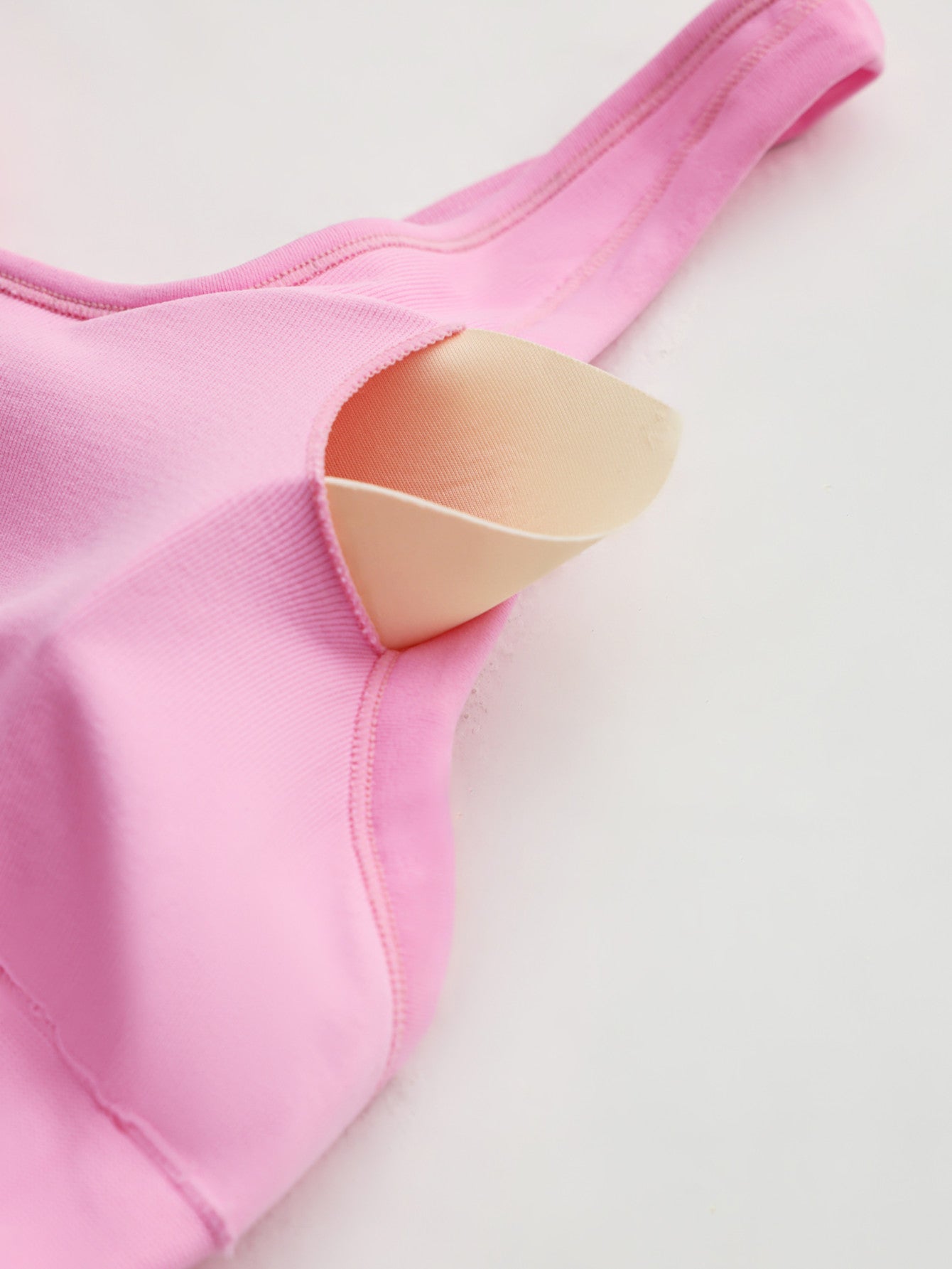 Combinaison côtelée froncée sans manches avec dos en V et sans coutures