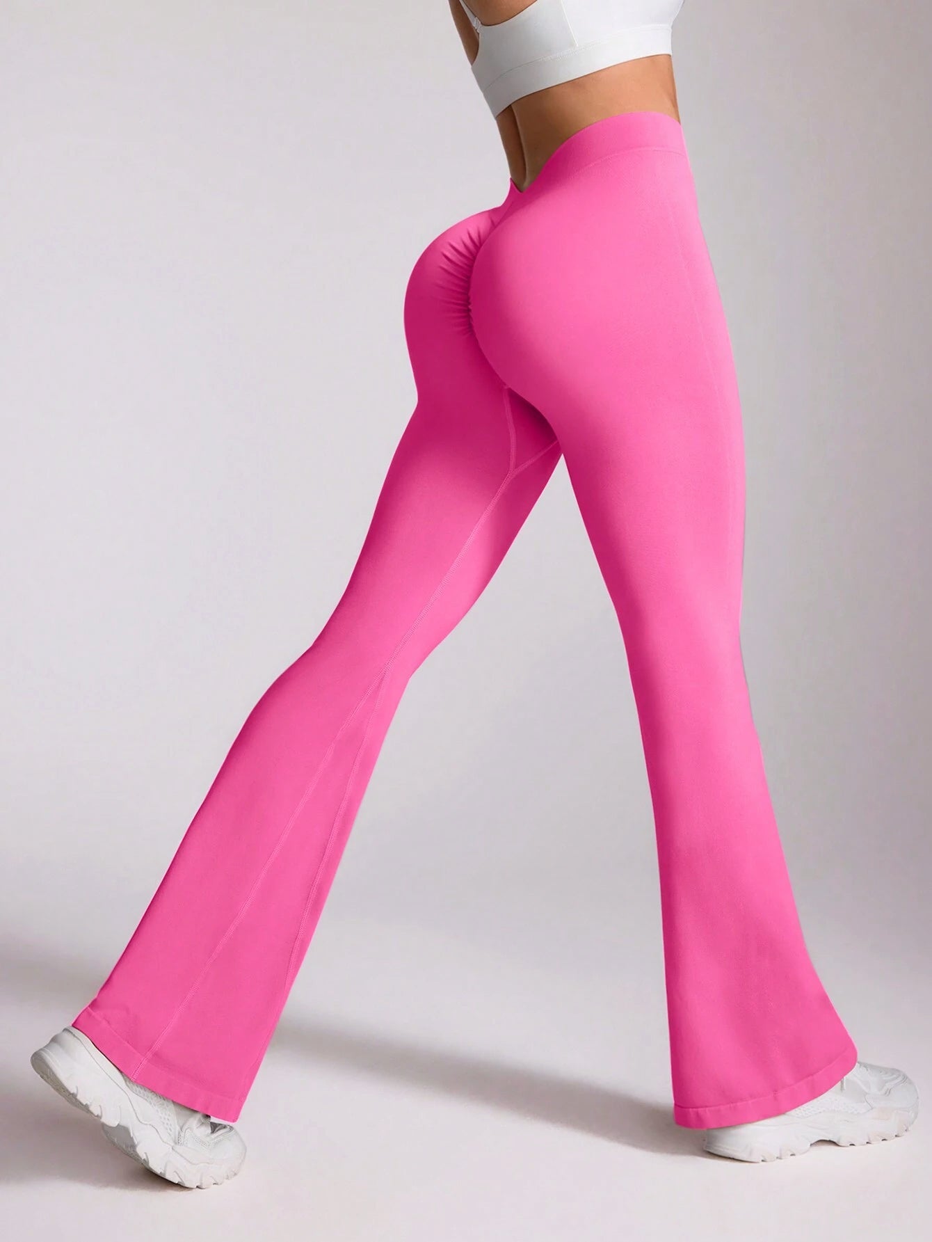 Pantalones acampanados con cintura en V perfumados