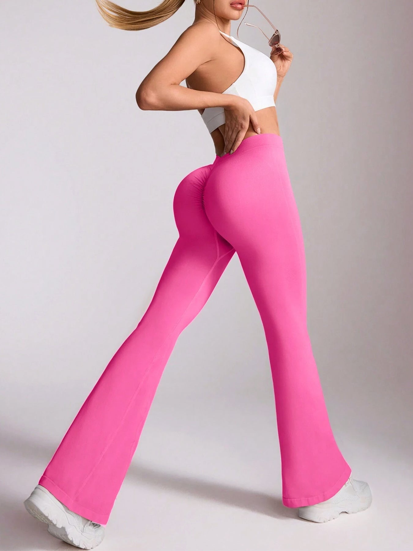 Pantalones acampanados con cintura en V perfumados