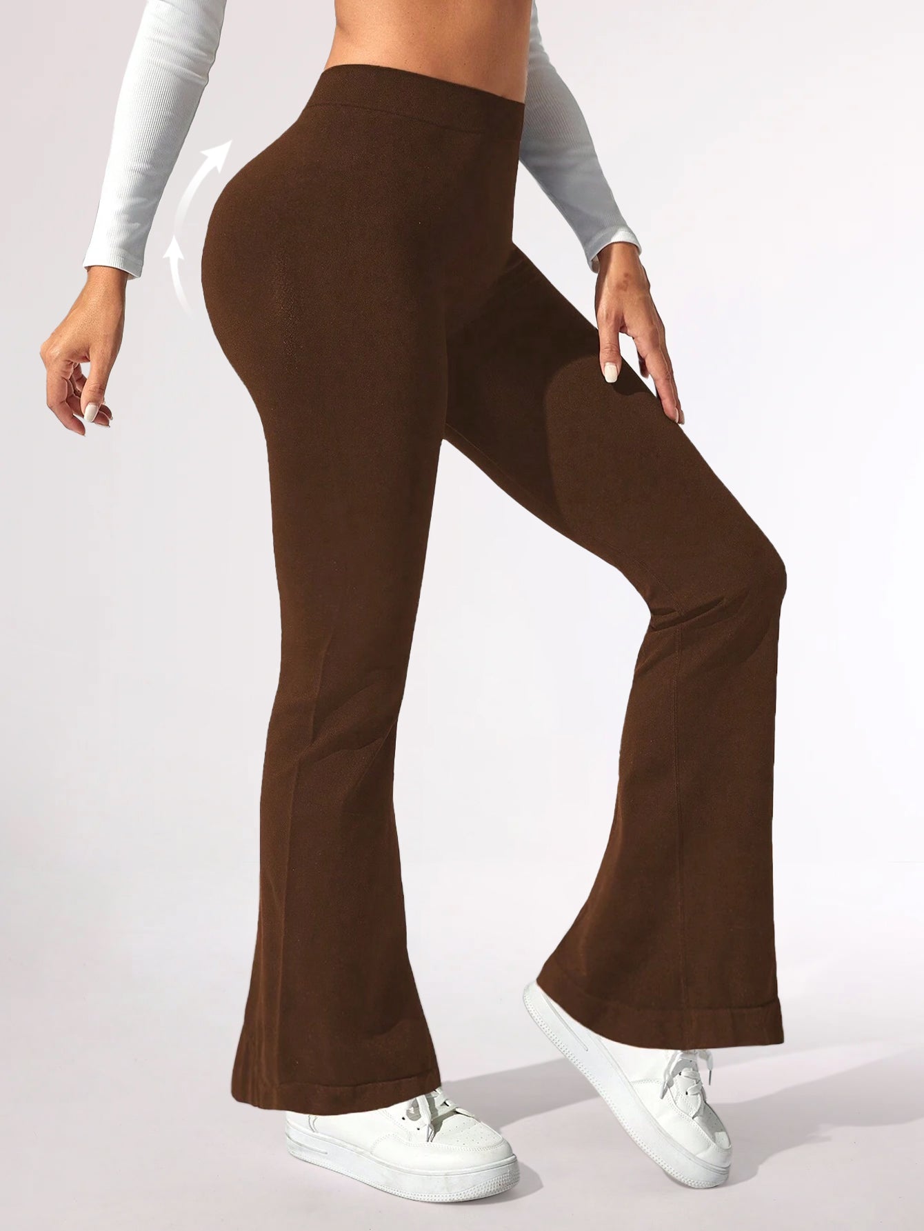 Pantalones acampanados con cintura en V perfumados