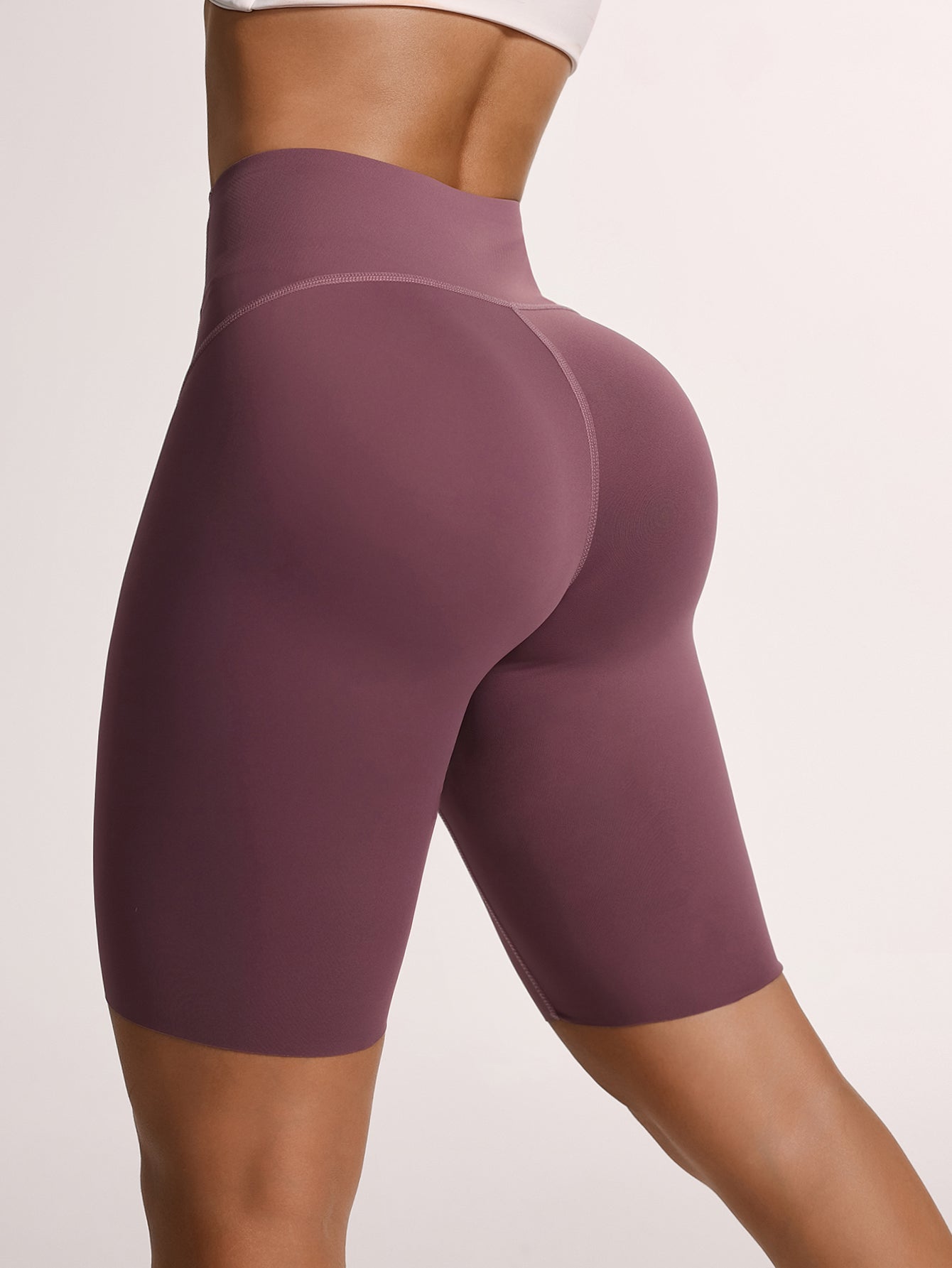 Pantalones cortos sin costuras perfumados que realzan los glúteos