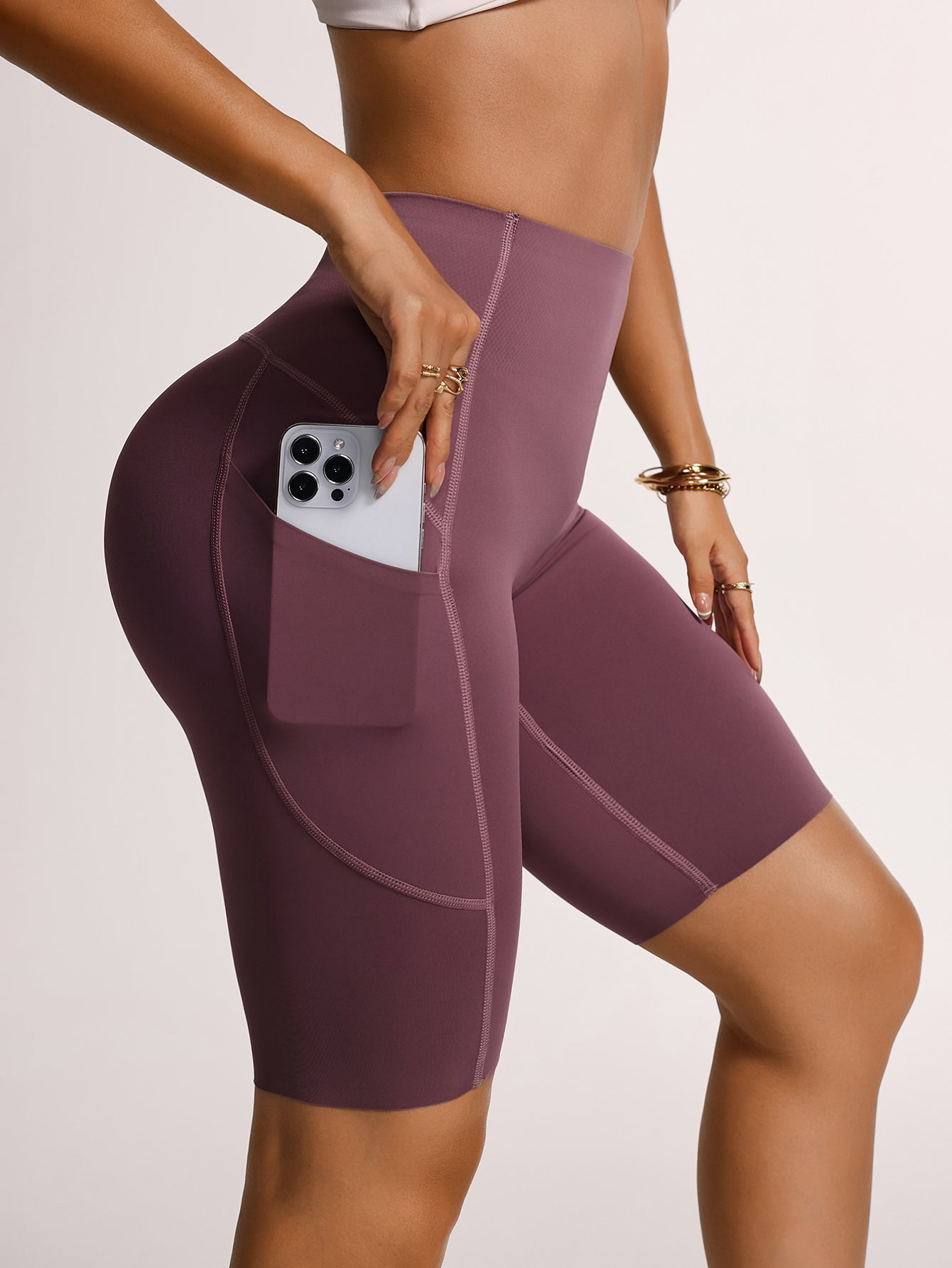 Pantalones cortos sin costuras perfumados que realzan los glúteos