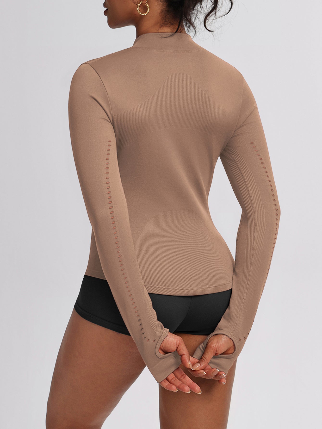Women’s Seamless Zip-Up Sports Jacket with Thumb Holes & Textured Breathable Design