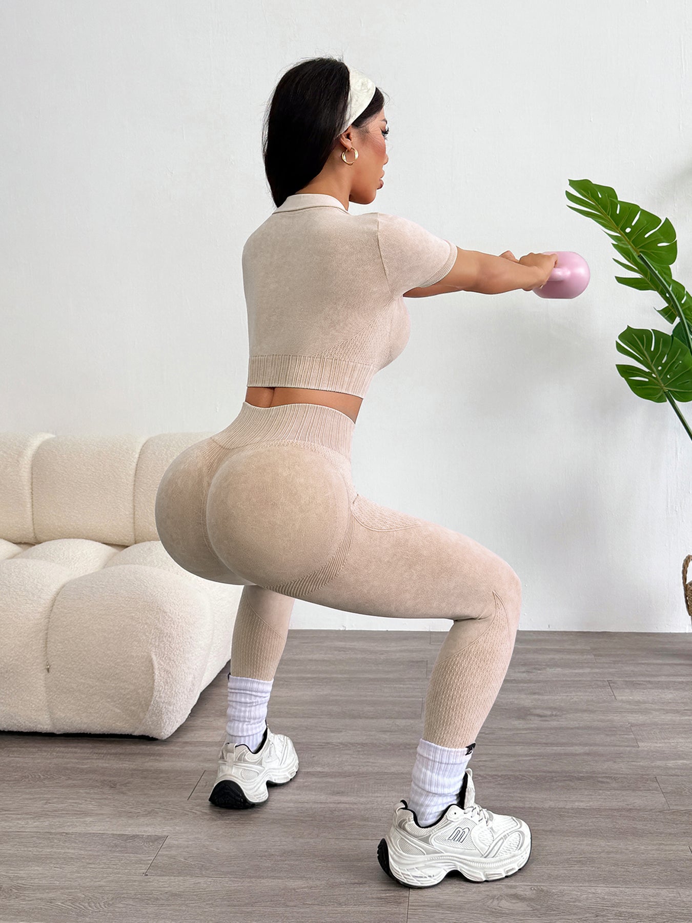 Women’s 2-Piece High Waist Workout Set – Acid Washed Butt-Lifting Leggings & Collared Crop Top