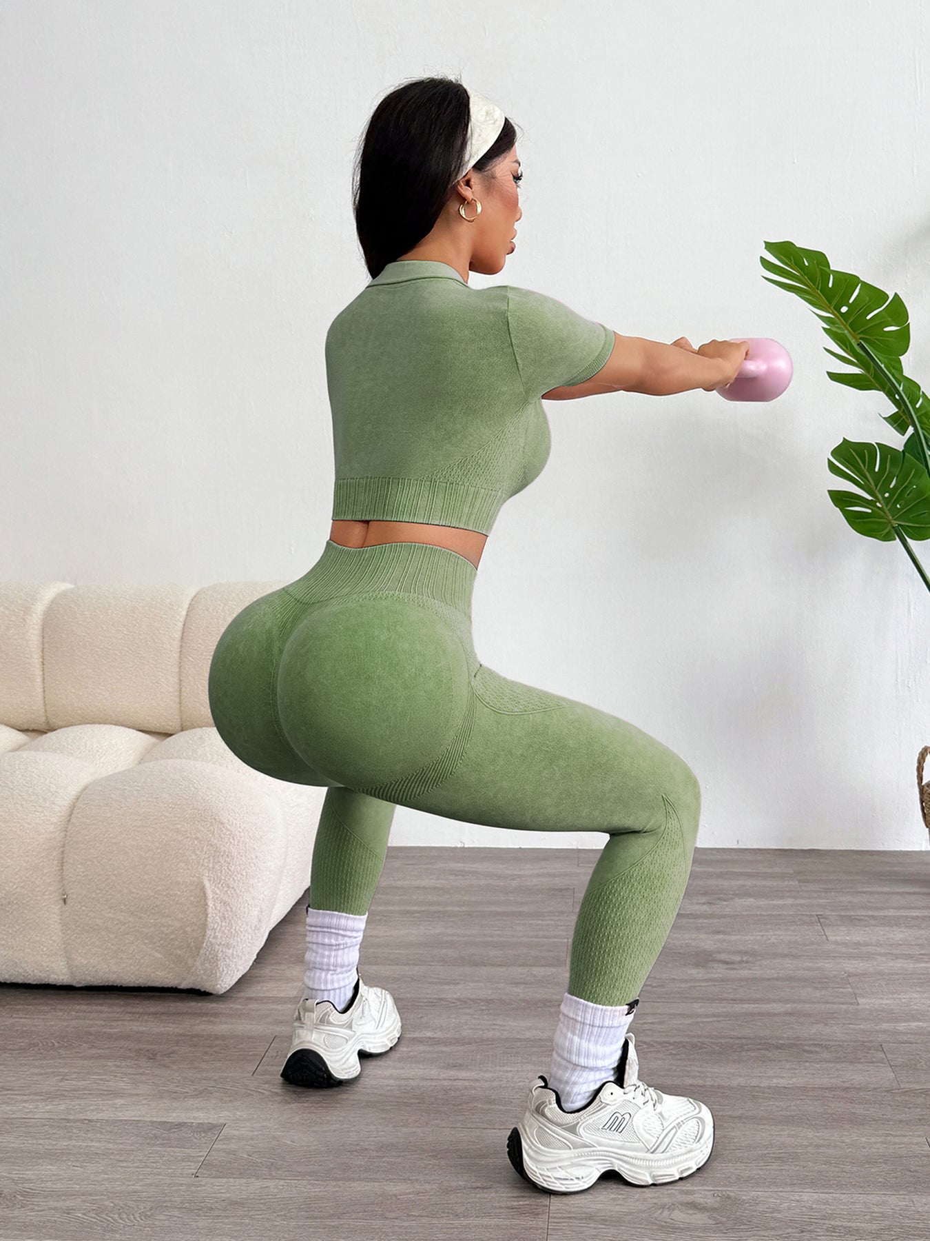 Women’s 2-Piece High Waist Workout Set – Acid Washed Butt-Lifting Leggings & Collared Crop Top
