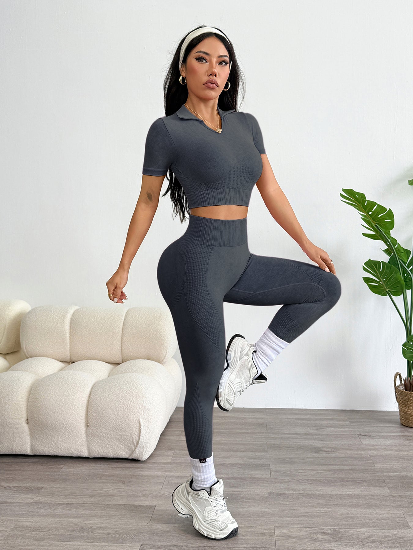 Women’s 2-Piece High Waist Workout Set – Acid Washed Butt-Lifting Leggings & Collared Crop Top