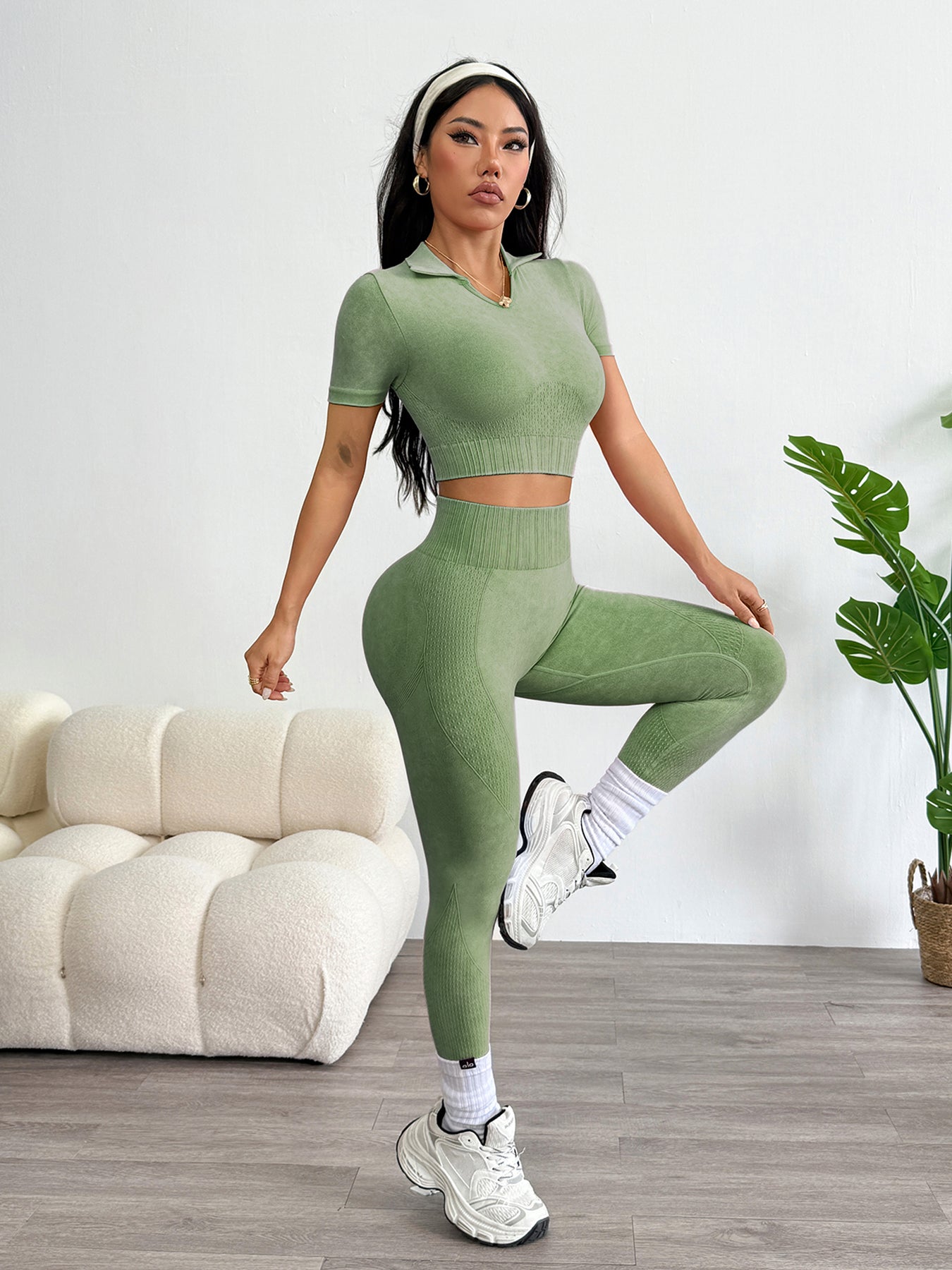 Women’s 2-Piece High Waist Workout Set – Acid Washed Butt-Lifting Leggings & Collared Crop Top