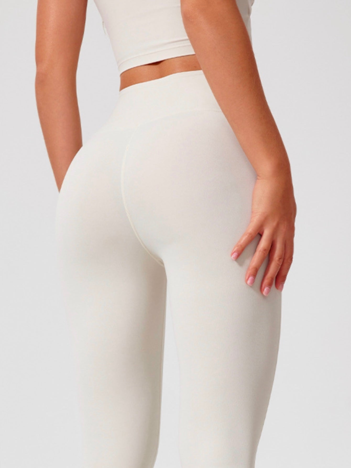 Pantalones acampanados con cintura en V perfumados