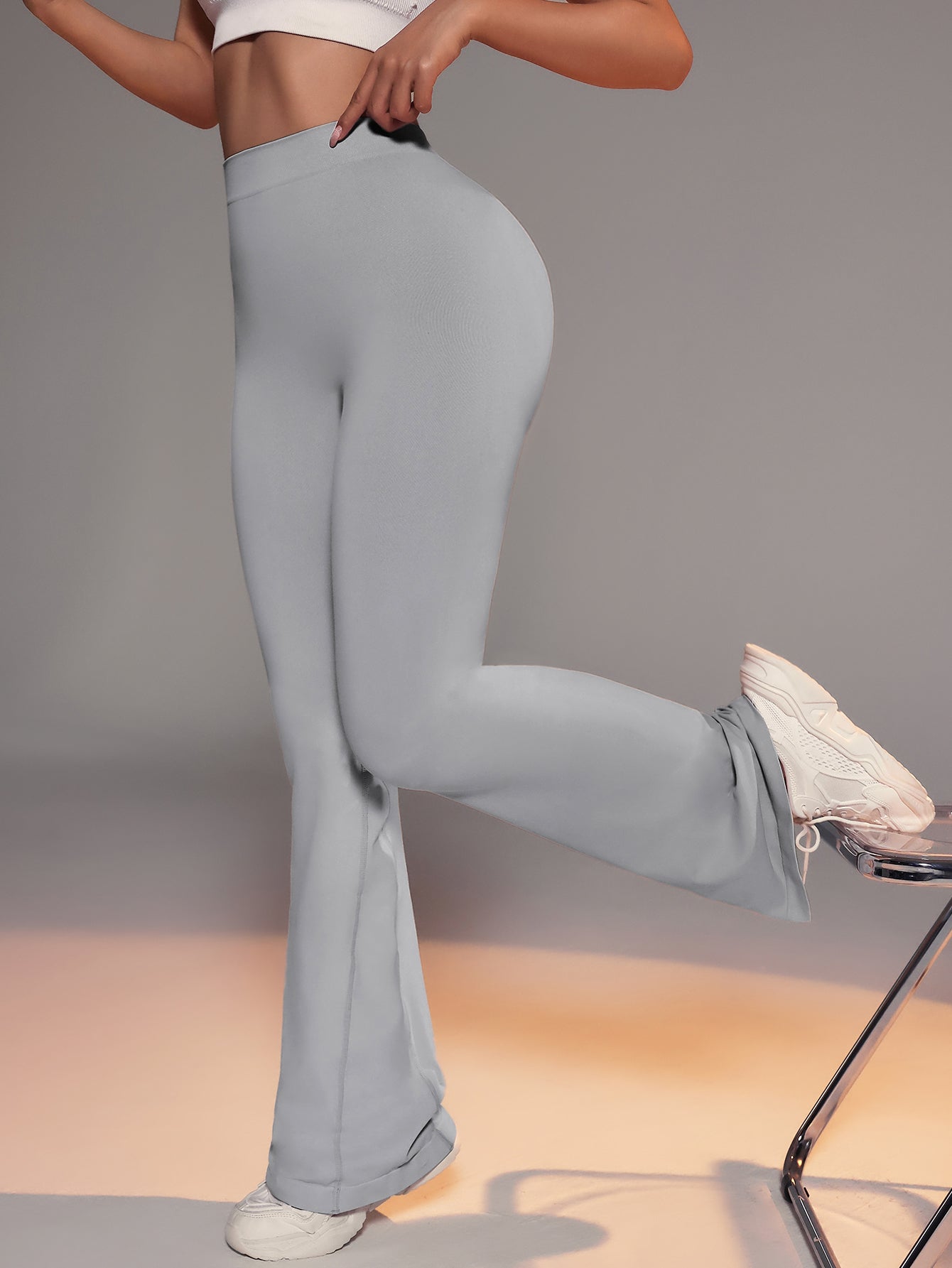 Women's V-Back Butt-Lifting Seamless Flare Pants