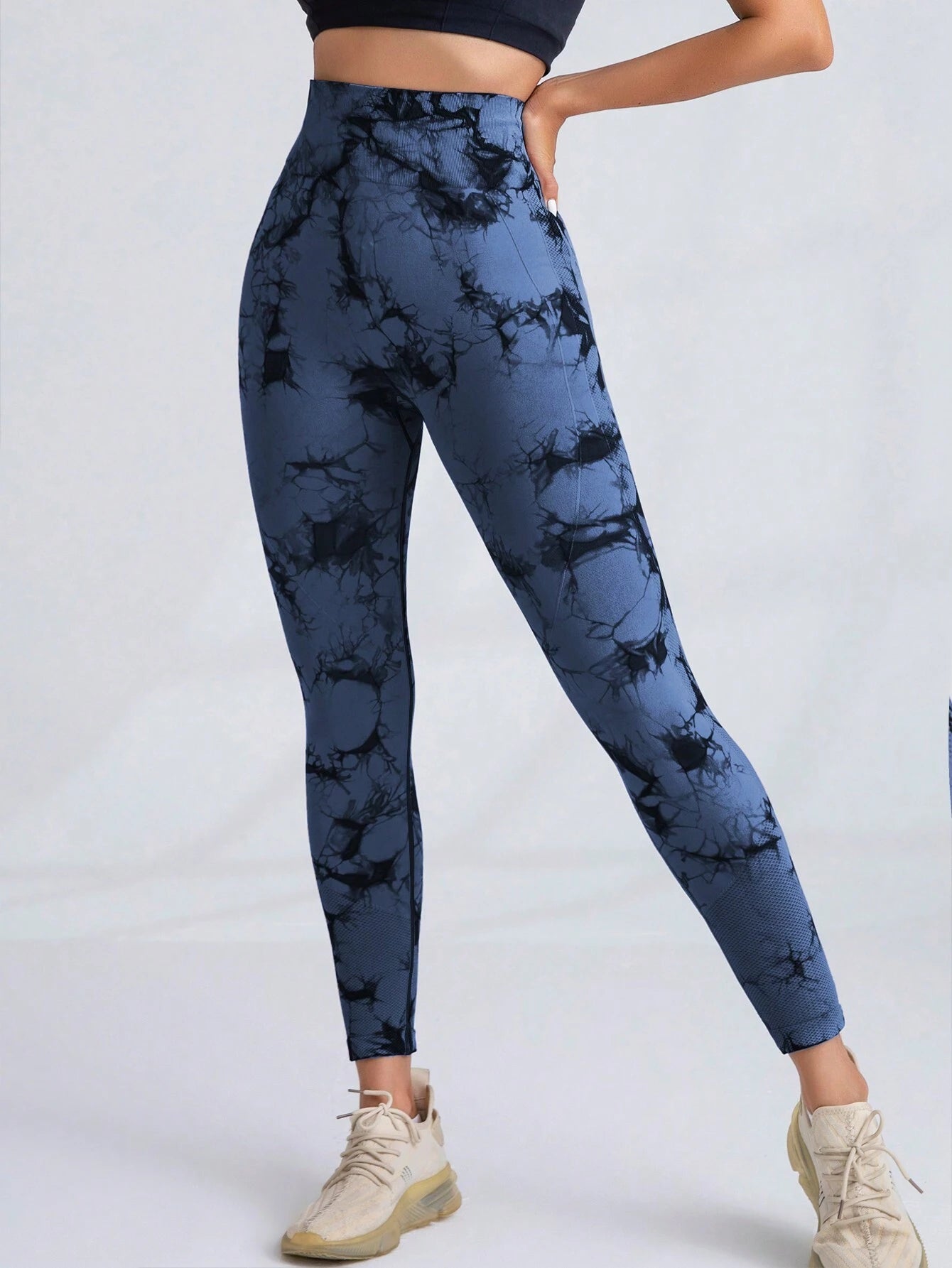 Pantalon évasé parfumé à taille en V