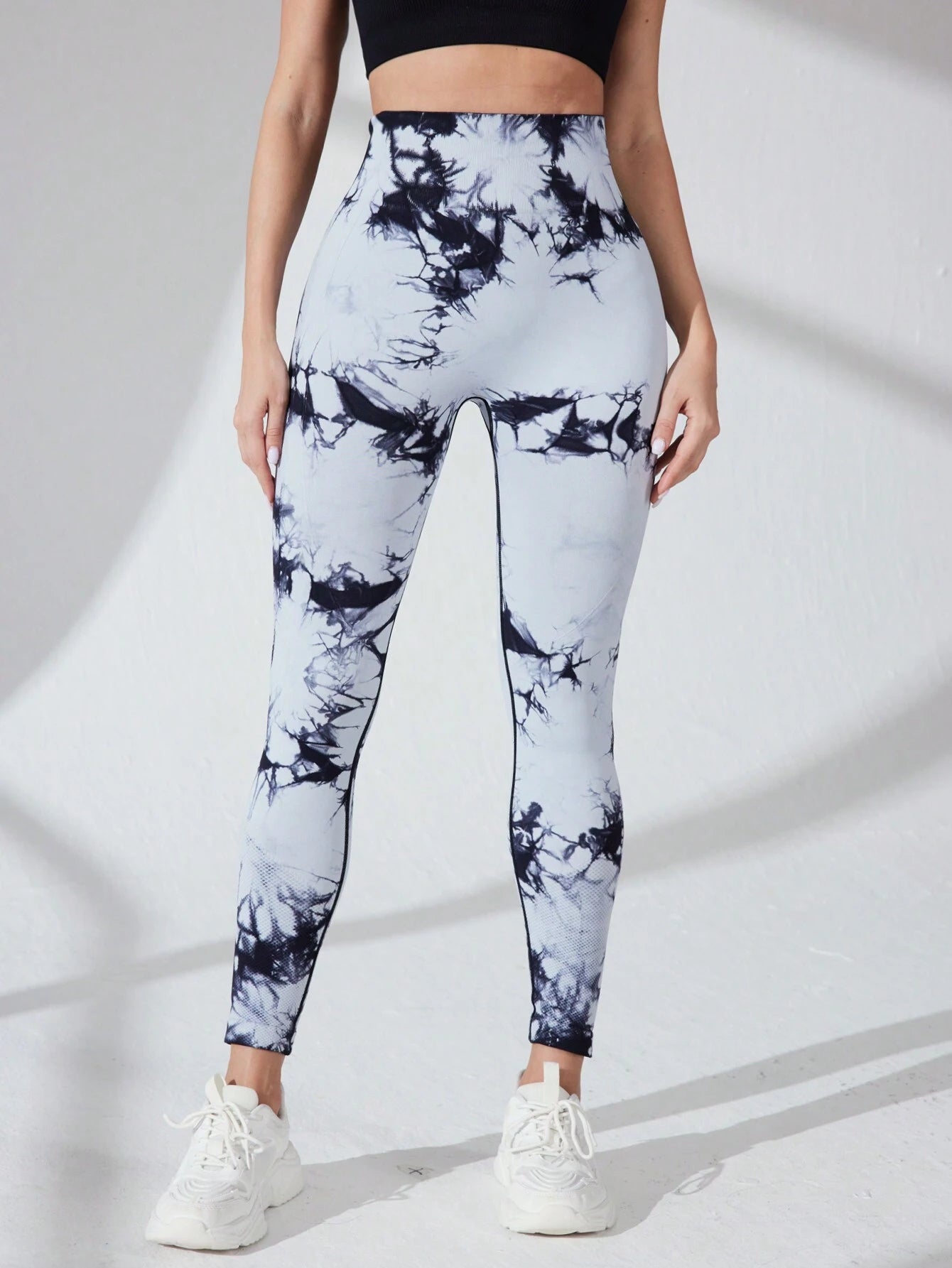 Pantalon évasé parfumé à taille en V