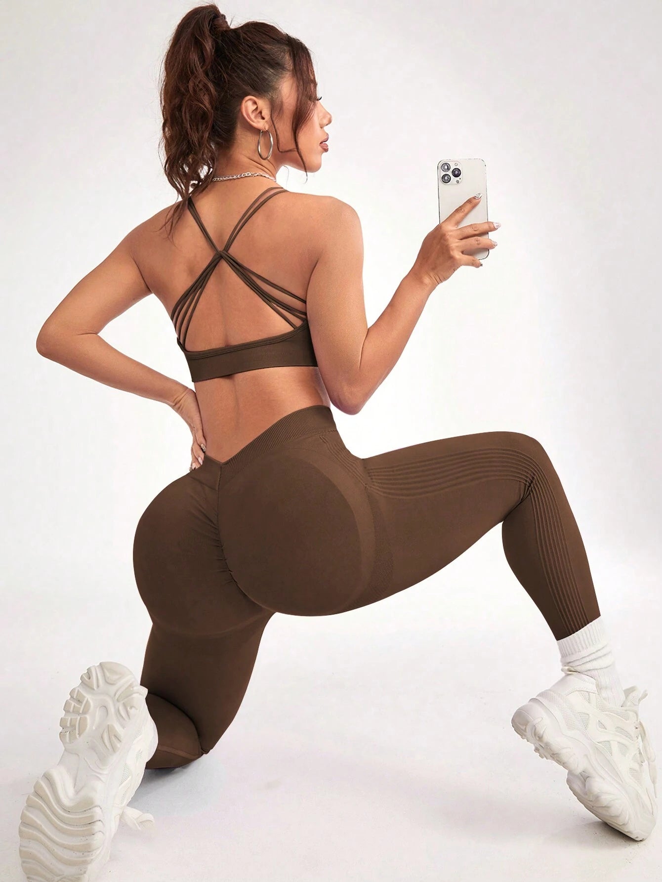 Crisscross Back Sports Bra & Side-Ribbed V-Back Scrunch Legging Set