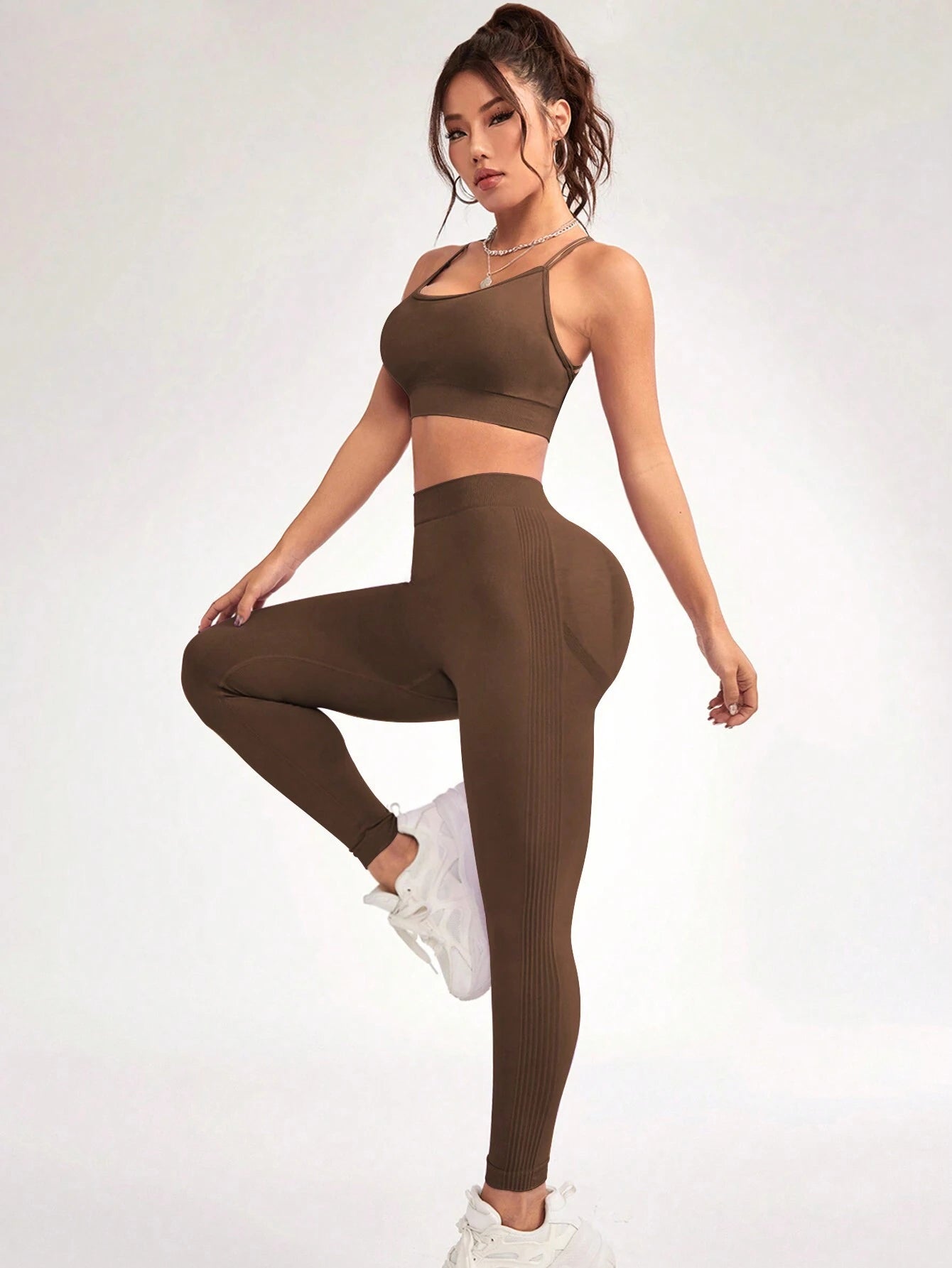 Crisscross Back Sports Bra & Side-Ribbed V-Back Scrunch Legging Set