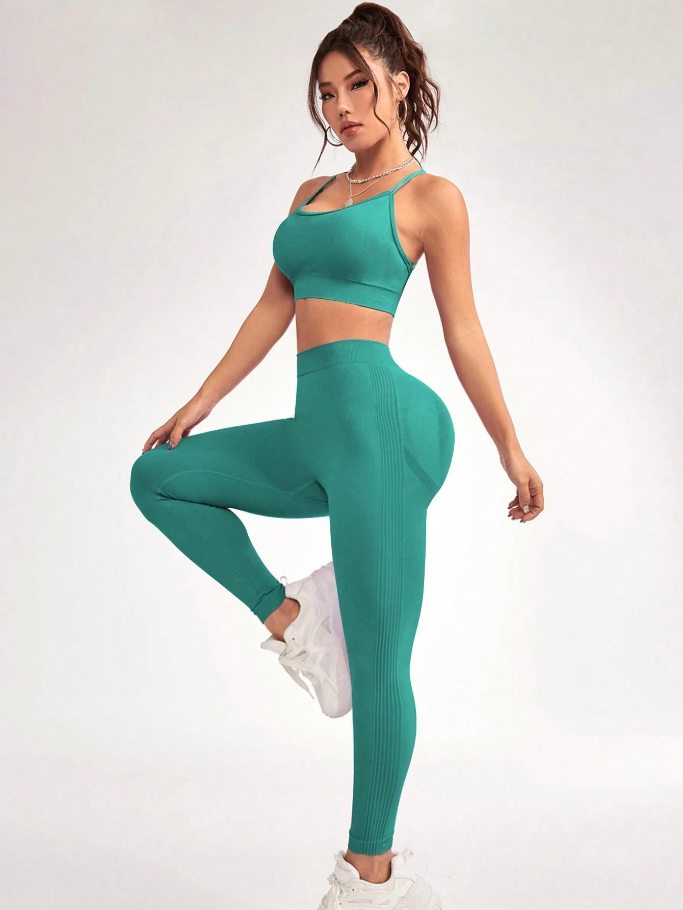 Crisscross Back Sports Bra & Side-Ribbed V-Back Scrunch Legging Set