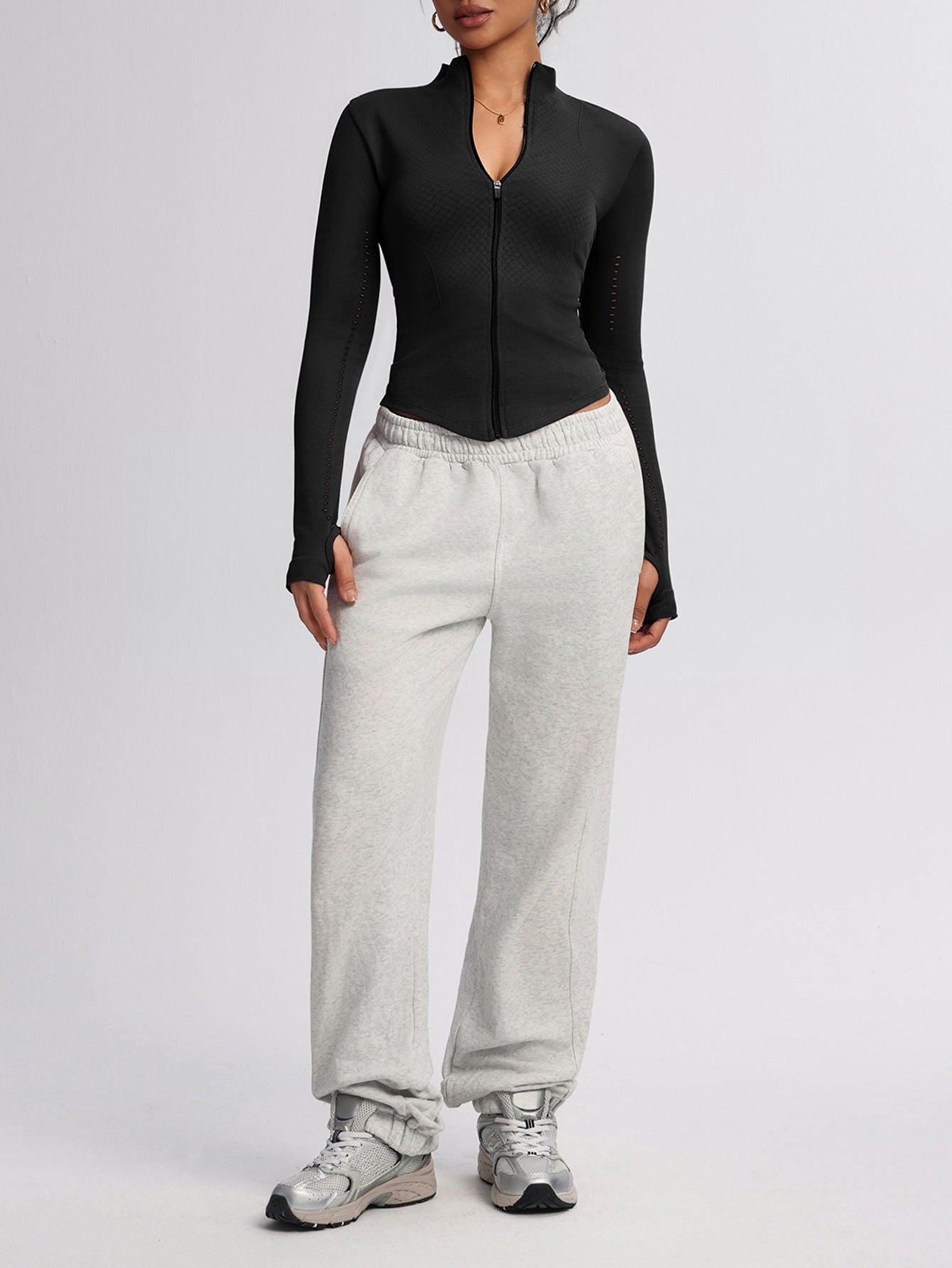 Women’s Seamless Zip-Up Sports Jacket with Thumb Holes & Textured Breathable Design