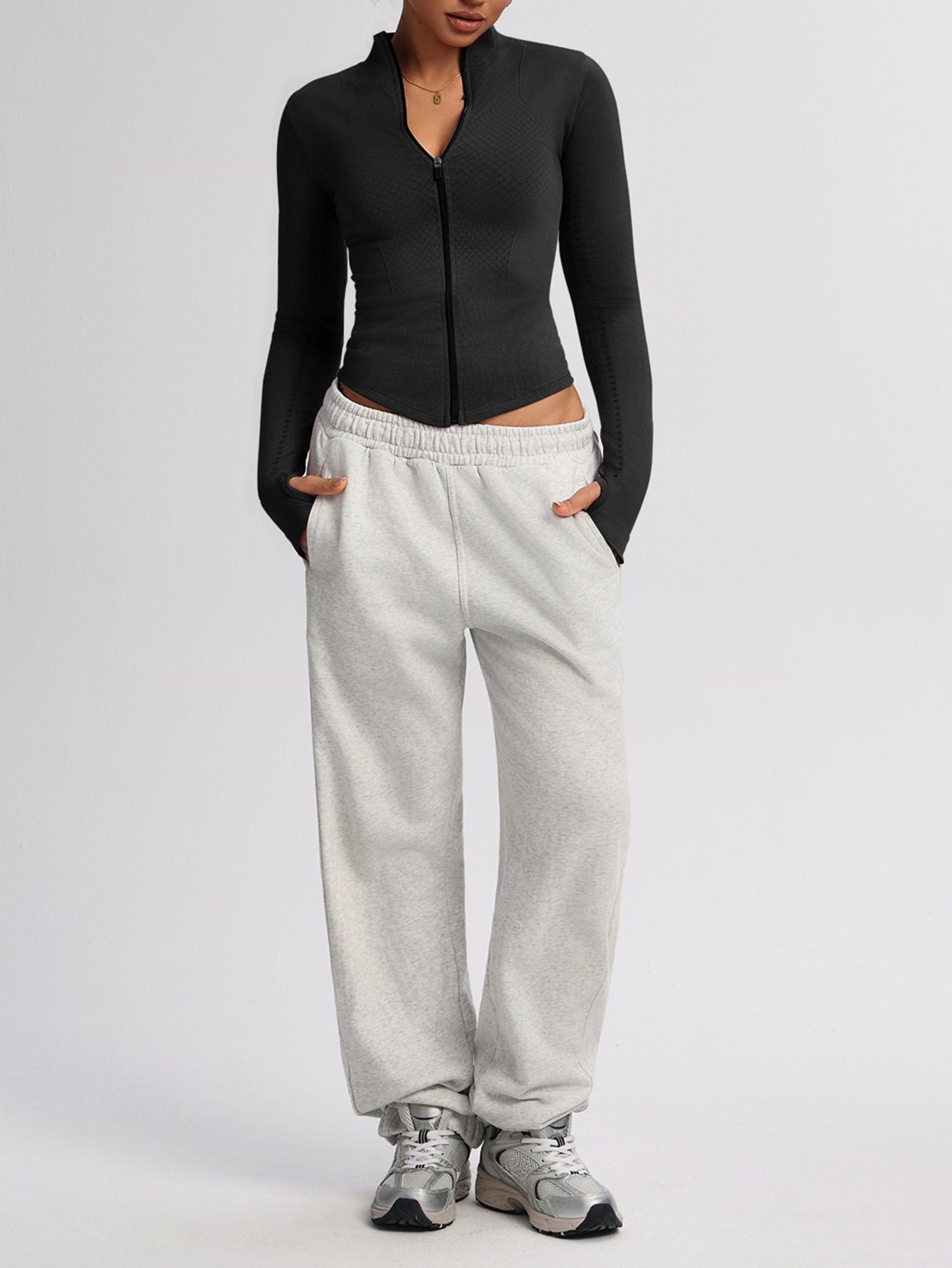 Women’s Seamless Zip-Up Sports Jacket with Thumb Holes & Textured Breathable Design