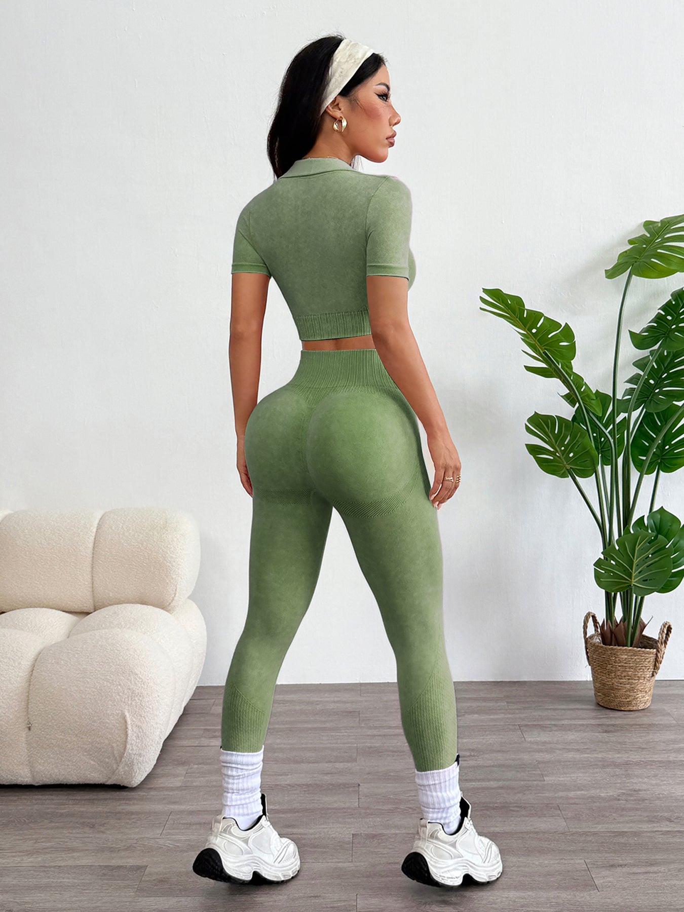 Women’s 2-Piece High Waist Workout Set – Acid Washed Butt-Lifting Leggings & Collared Crop Top