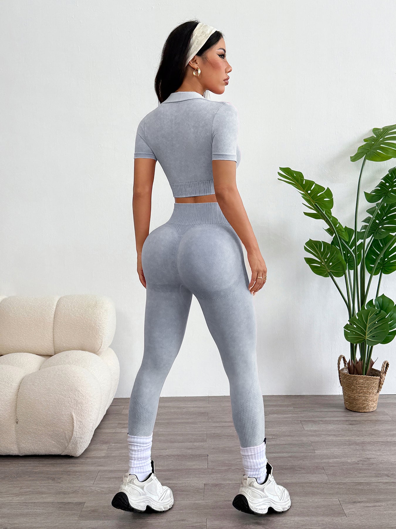 Women’s 2-Piece High Waist Workout Set – Acid Washed Butt-Lifting Leggings & Collared Crop Top