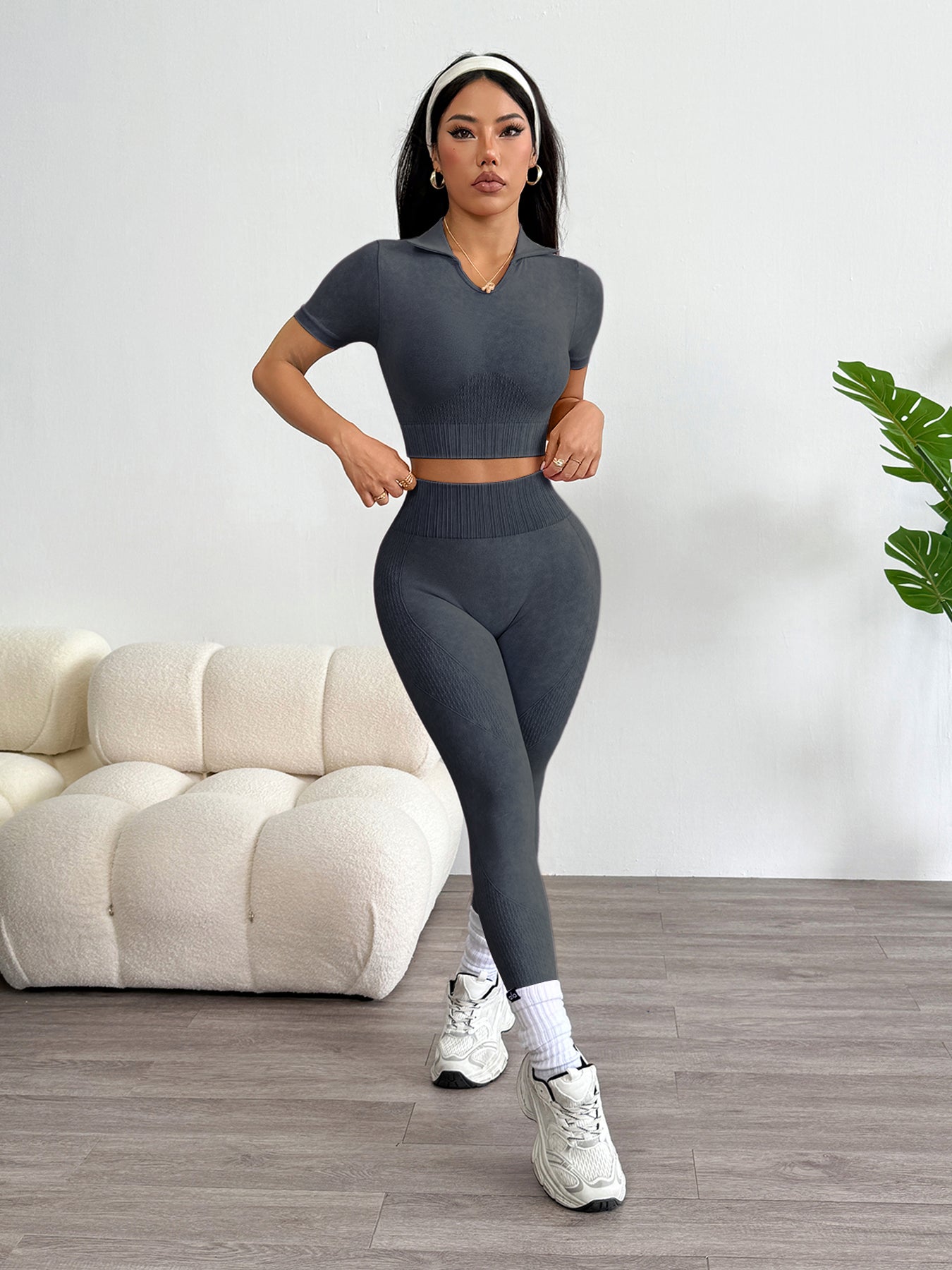 Women’s 2-Piece High Waist Workout Set – Acid Washed Butt-Lifting Leggings & Collared Crop Top