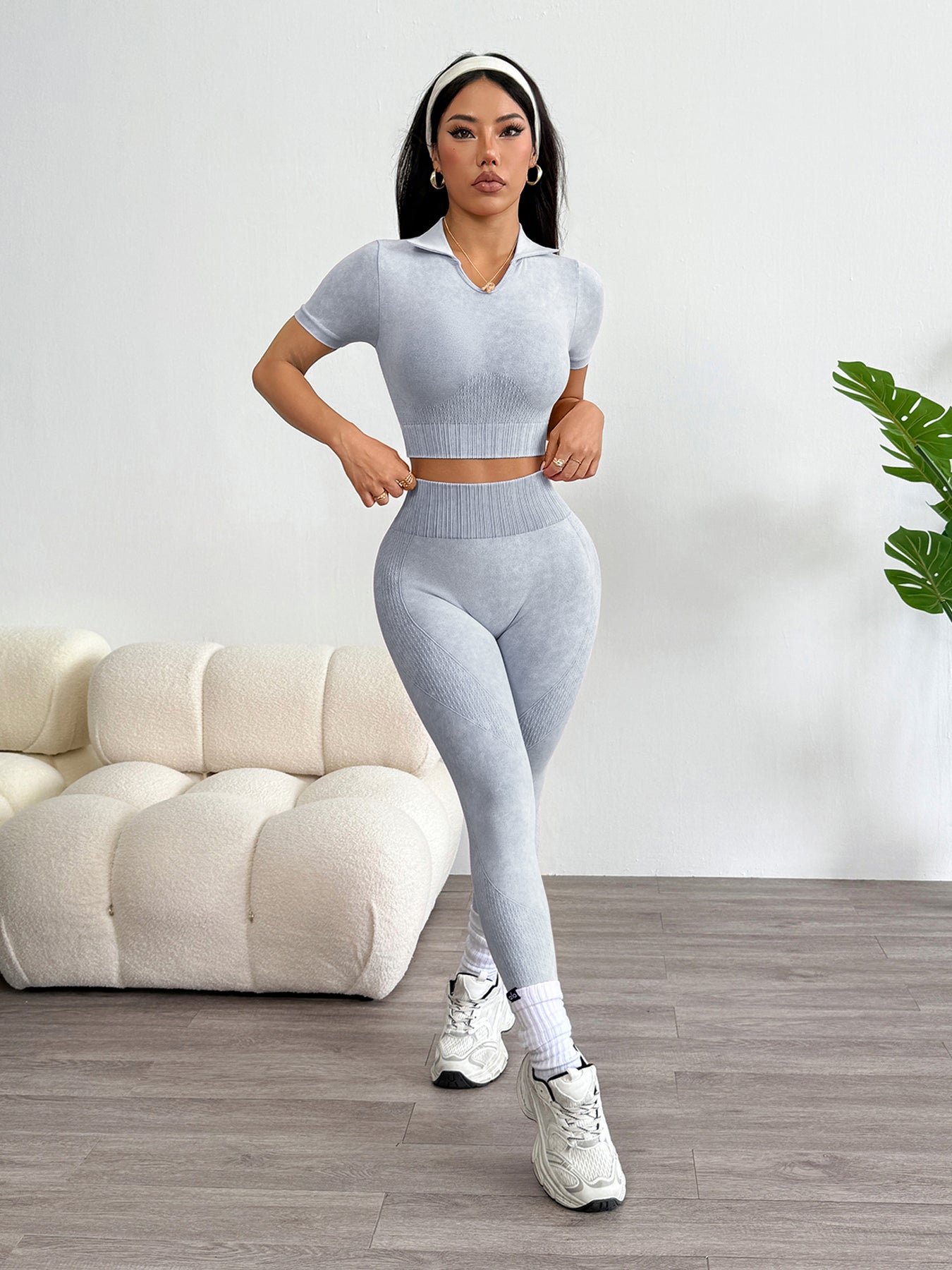 Women’s 2-Piece High Waist Workout Set – Acid Washed Butt-Lifting Leggings & Collared Crop Top