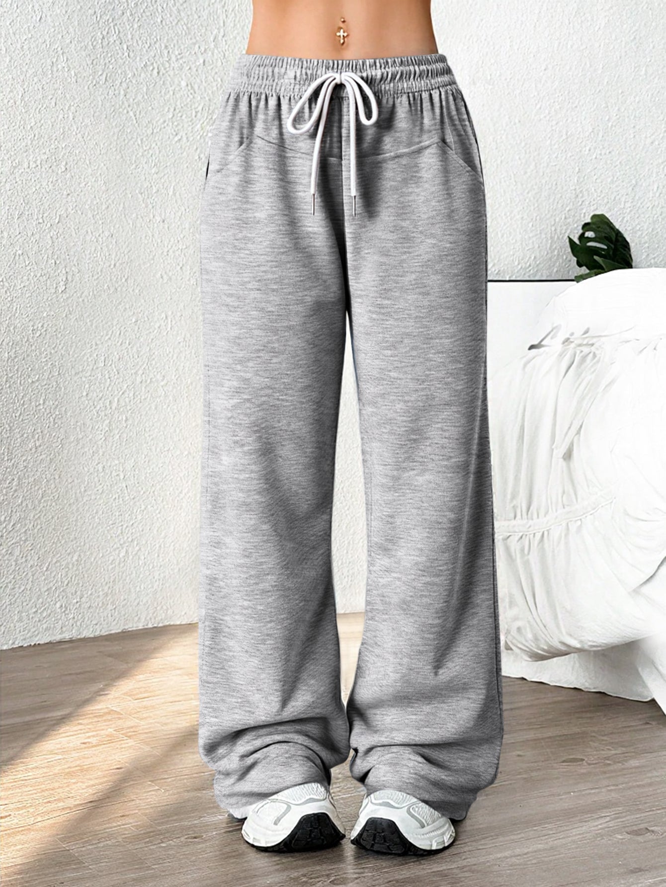 Women’s Drawstring Waist Flare-Leg Sweatpants with Side Pockets