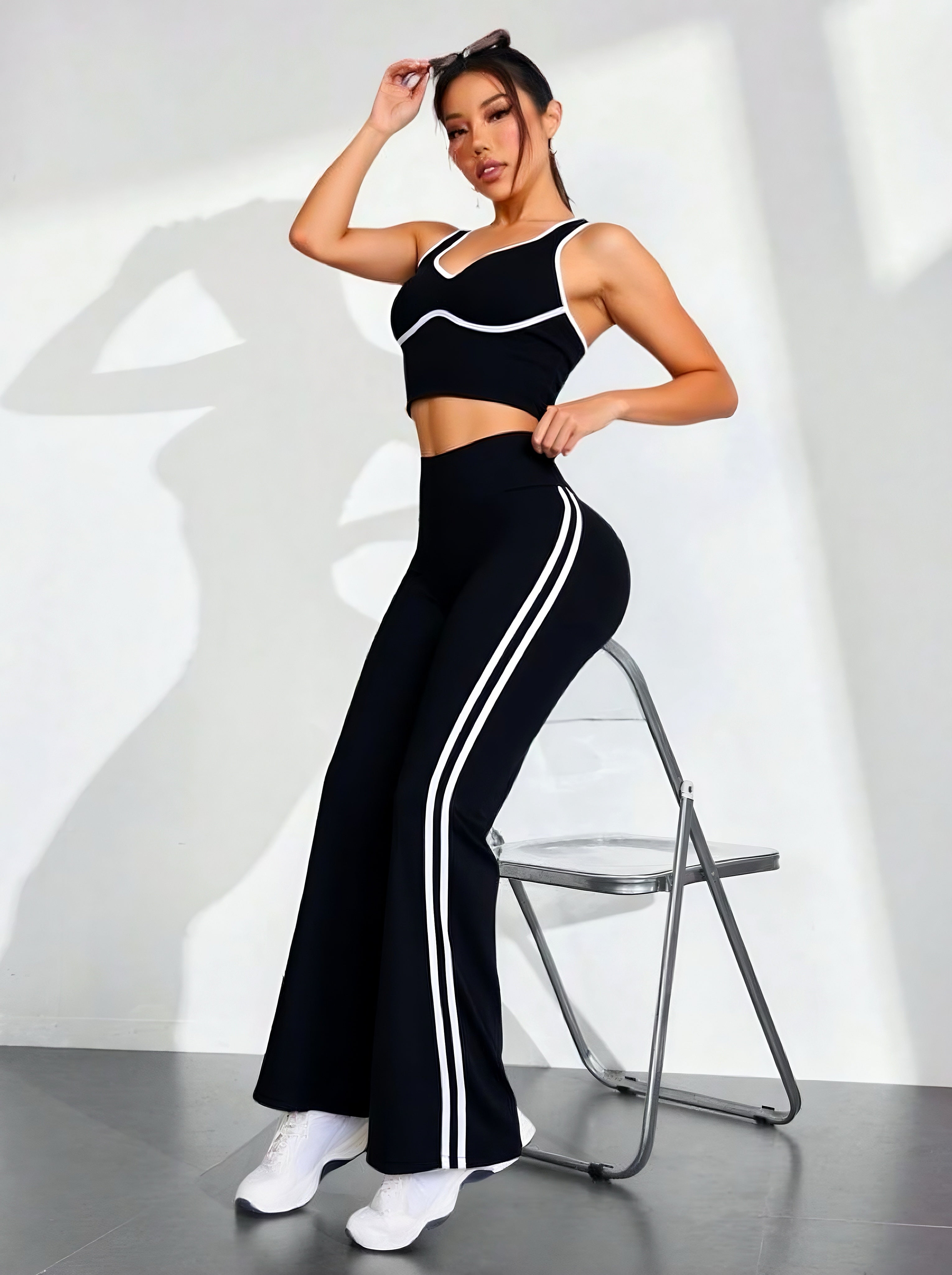 Women’s Chic Striped Contrast Sports Bra Top & High Waist Flare Yoga Pants Set