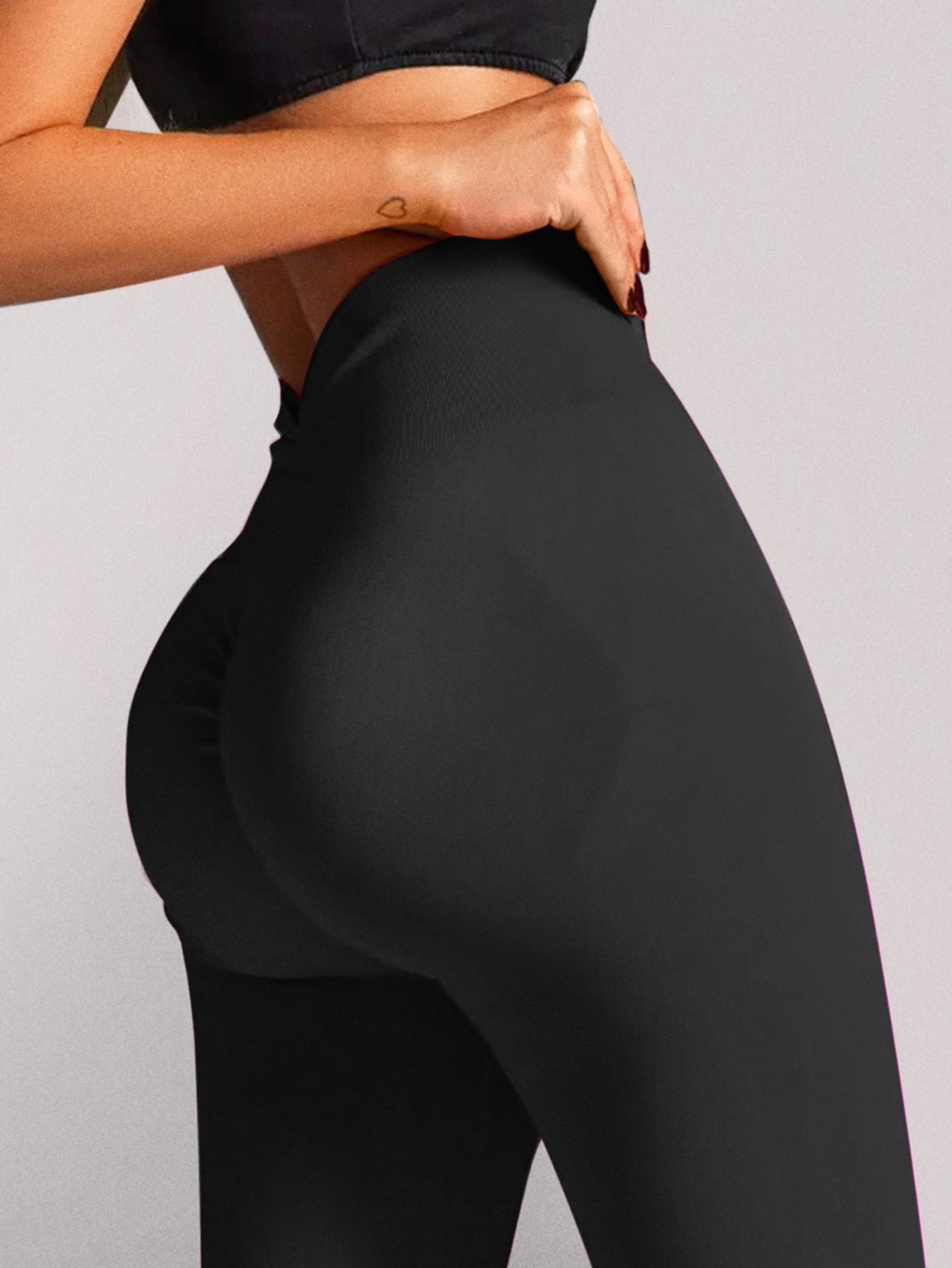 V-Back Scrunch Seamless Leggings