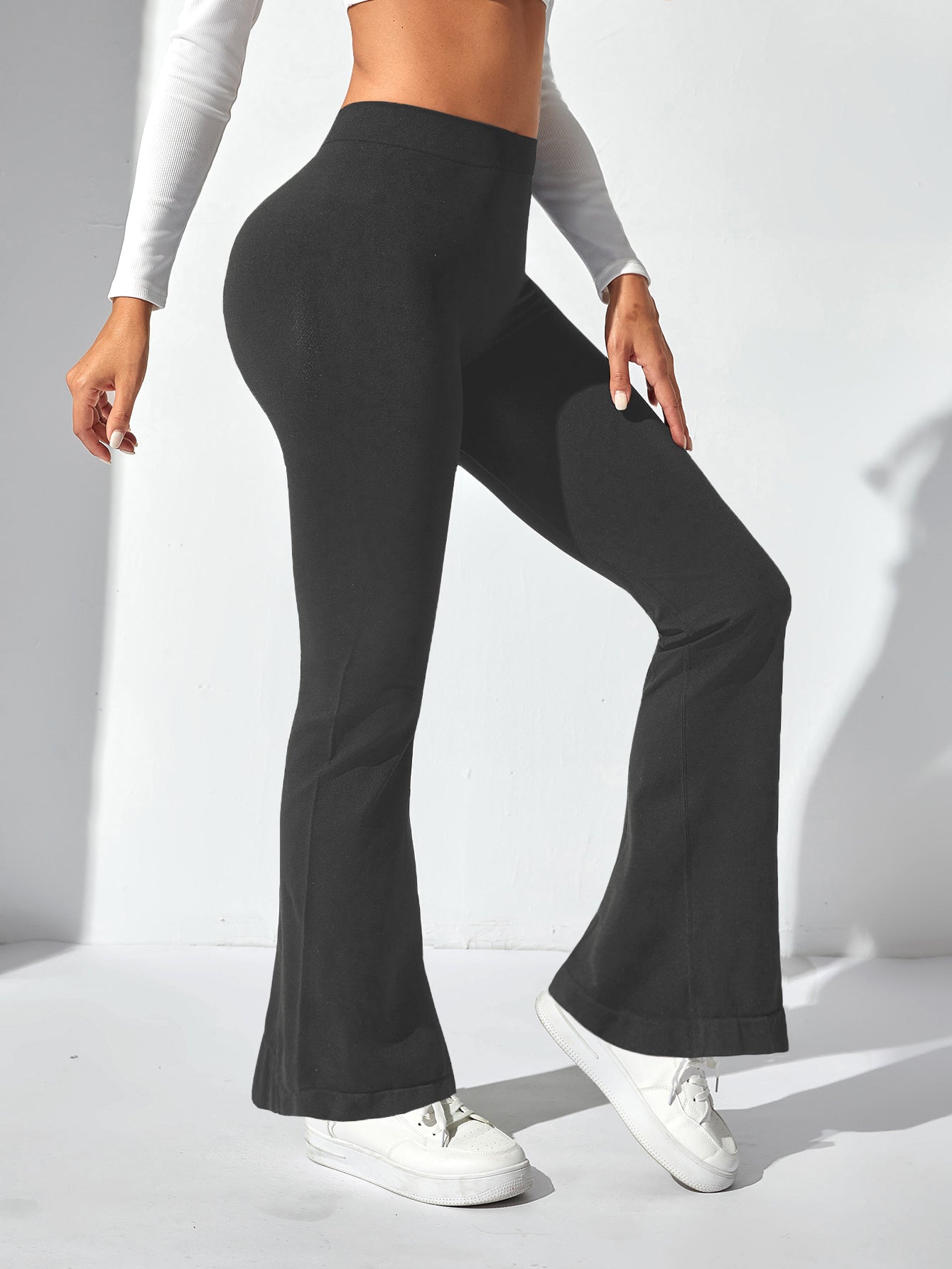 Women's V-Back Butt-Lifting Seamless Flare Pants