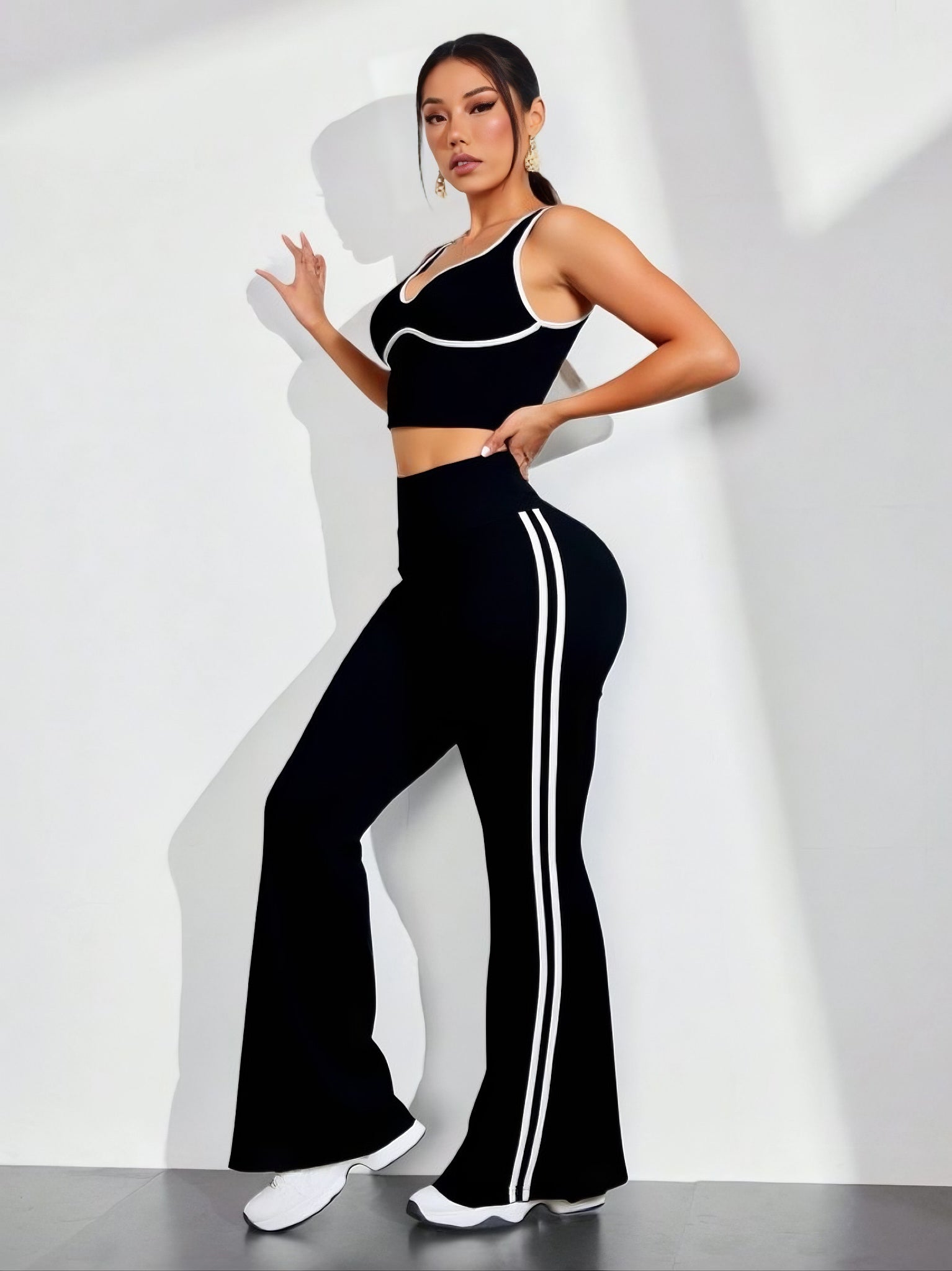 Women’s Chic Striped Contrast Sports Bra Top & High Waist Flare Yoga Pants Set